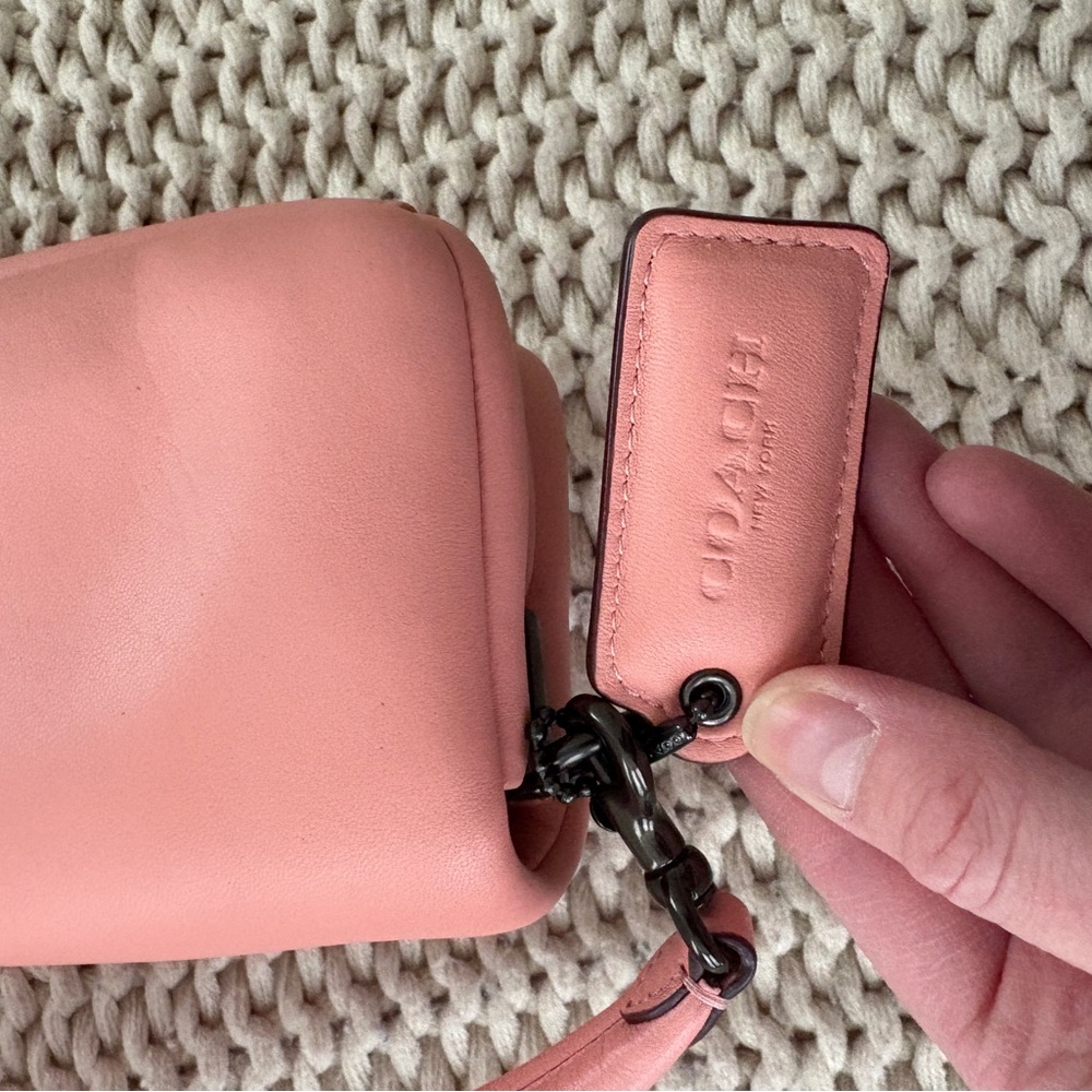 Coach Pillow Tabby Shoulder Bag 18 Candy Pink with Black Hardware Like New - Picture 12 of 12